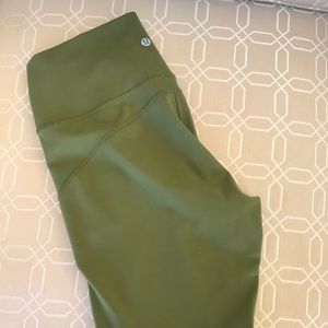 Lululemon In Movement Tight 25" *Everlux Everglades